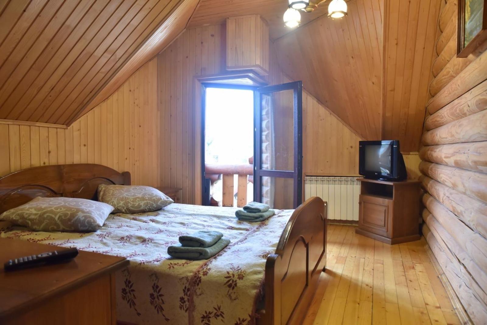 Газдівська Хижа Pilipets Bilik gambar